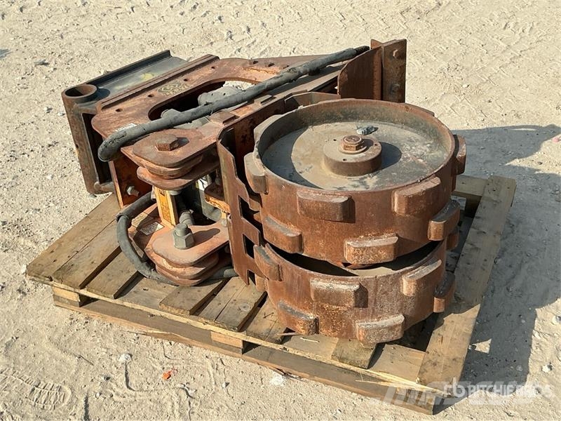 MBW EXA18 Excavator Compaction Wheel - Fits 15 - 25 to مكونات أخرى