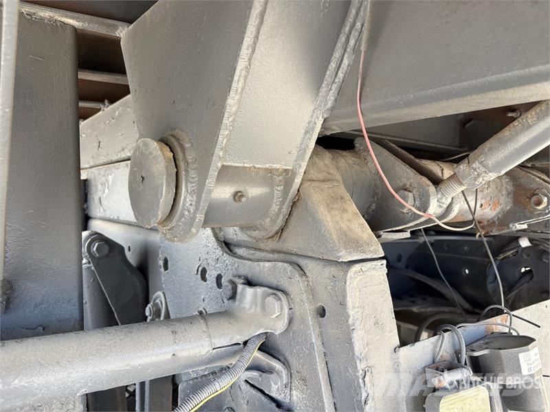 Mercedes-Benz Actros 4031 T/A Dump Truck شاحنات قلابة