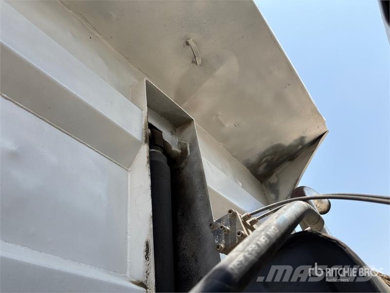 Mercedes-Benz Actros 4031 T/A Dump Truck شاحنات قلابة
