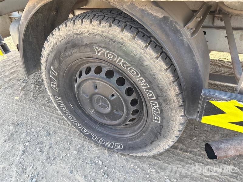 Mercedes-Benz Multitel MT 222 AZ 23.7 m on Mercedes-Benz BC600LC Camion nacelle