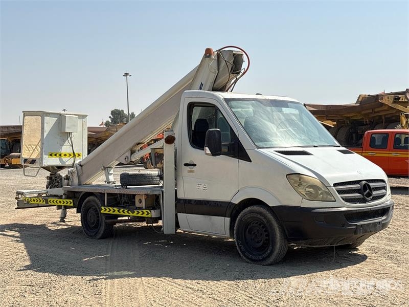 Mercedes-Benz Multitel MT 222 AZ 23.7 m on Mercedes-Benz BC600LC Camion nacelle