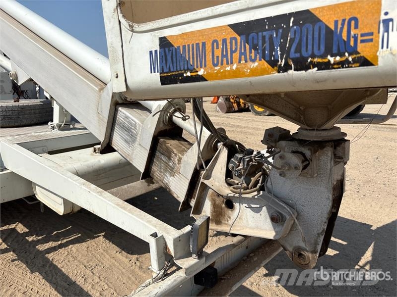 Mercedes-Benz Multitel MT 222 AZ 23.7 m on Mercedes-Benz BC600LC Camion nacelle