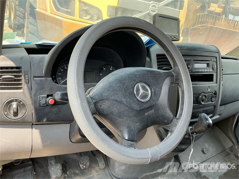 Mercedes-Benz Sprinter 311 Cargo Van Panel vans