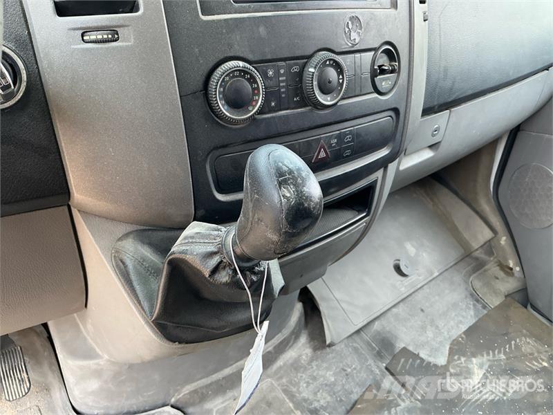 Mercedes-Benz Sprinter 311 Cargo Van Panel vans