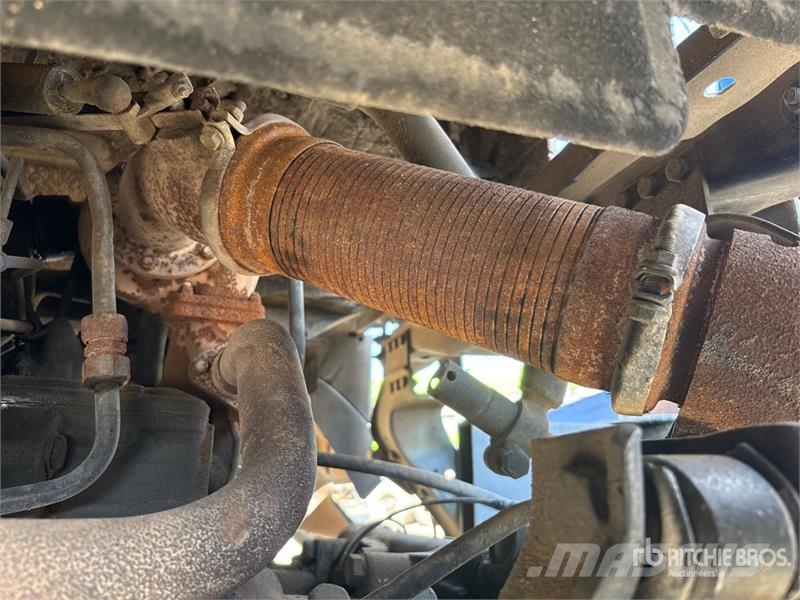 Mercedes-Benz Unic V-Turbo 220 Straight Boom on Mercedes-Benz 18 Kraanaga veokid