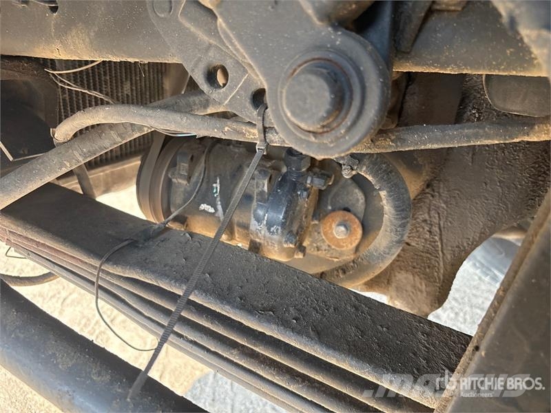 Mercedes-Benz Unic V-Turbo 220 Straight Boom on Mercedes-Benz 18 Kraanaga veokid