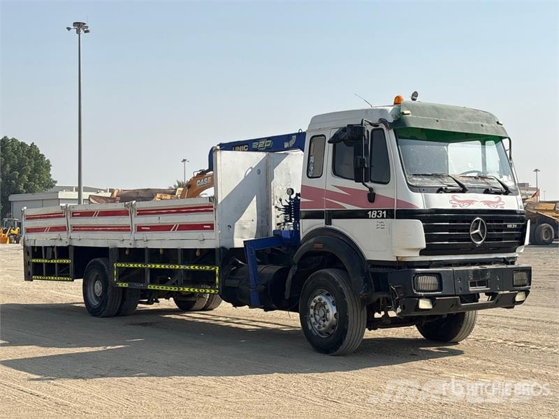 Mercedes-Benz Unic V-Turbo 220 Straight Boom on Mercedes-Benz 18 Kraanaga veokid
