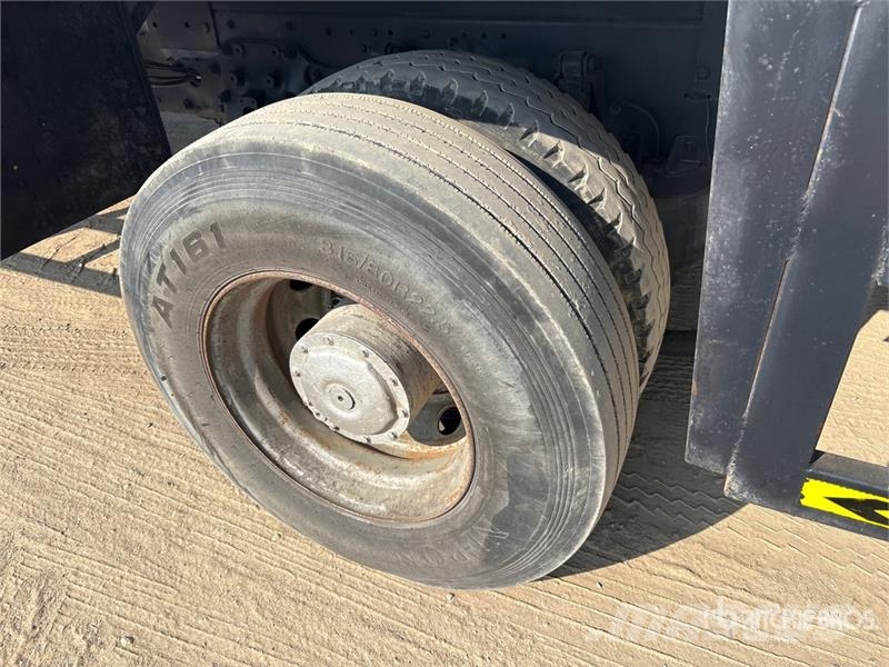 Mercedes-Benz Unic V-Turbo 220 Straight Boom on Mercedes-Benz 18 Kraanaga veokid