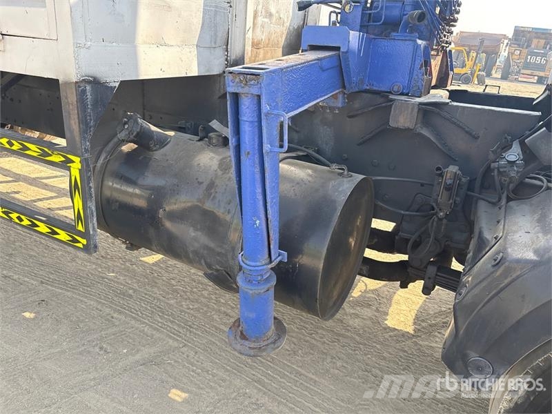 Mercedes-Benz Unic V-Turbo 220 Straight Boom on Mercedes-Benz 18 Kraanaga veokid