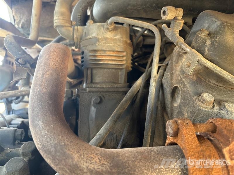 Mercedes-Benz Unic V-Turbo 220 Straight Boom on Mercedes-Benz 18 Kraanaga veokid
