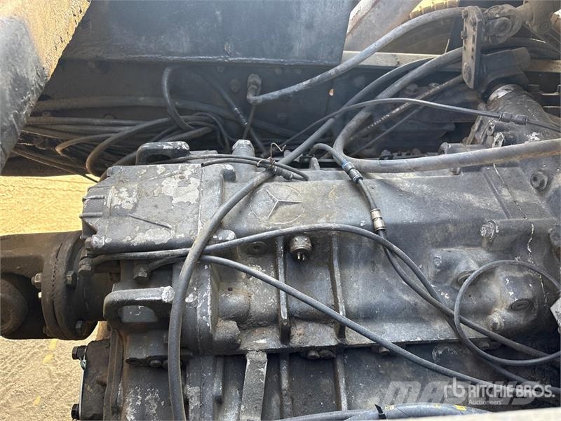 Mercedes-Benz Unic V-Turbo 220 Straight Boom on Mercedes-Benz 18 Kraanaga veokid