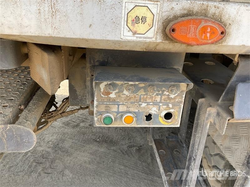 Mercedes-Benz Zoomlion 56X-6RZ 56 m on Mercedes-Benz Actros 414 混凝土車
