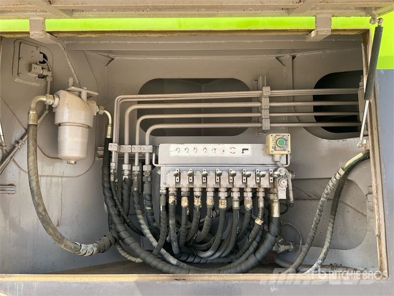 Mercedes-Benz Zoomlion 56X-6RZ 56 m on Mercedes-Benz Actros 414 混凝土車