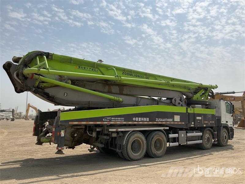 Mercedes-Benz Zoomlion 56X-6RZ 56 m on Mercedes-Benz Actros 414 混凝土車