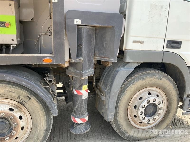 Mercedes-Benz Zoomlion 56X-6RZ 56 m on Mercedes-Benz Actros 414 混凝土車