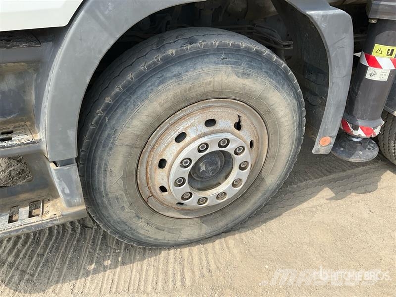 Mercedes-Benz Zoomlion 56X-6RZ 56 m on Mercedes-Benz Actros 414 混凝土車