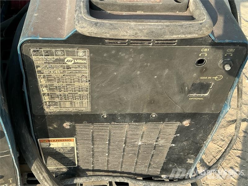 Miller of (4) Miller Electric Welder Metināšanas iekārtas