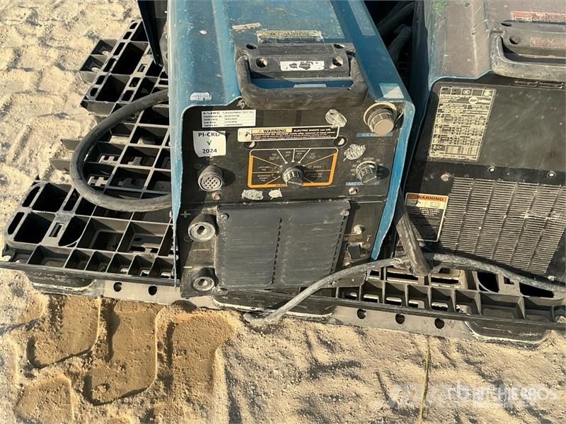Miller of (4) Miller Electric Welder Metināšanas iekārtas