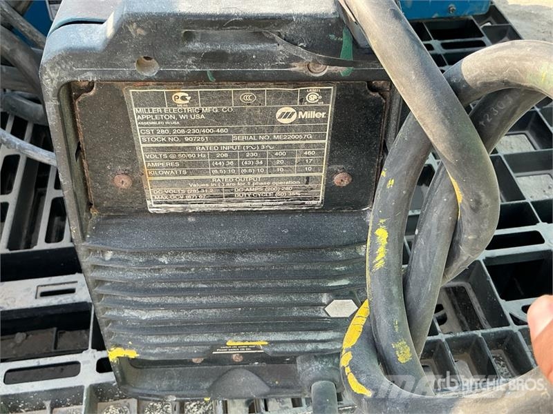 Miller of (4) Miller Electric Welder Metināšanas iekārtas
