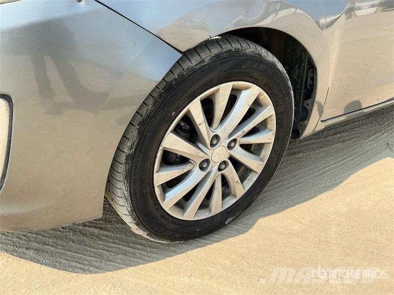 Mitsubishi Attrage Automobile Voiture
