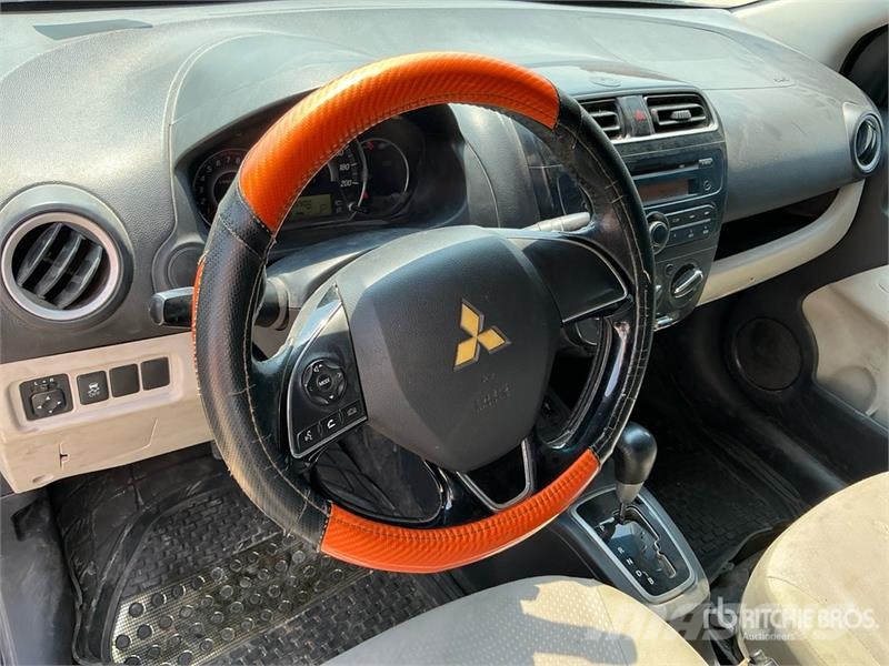 Mitsubishi Attrage Automobile Voiture