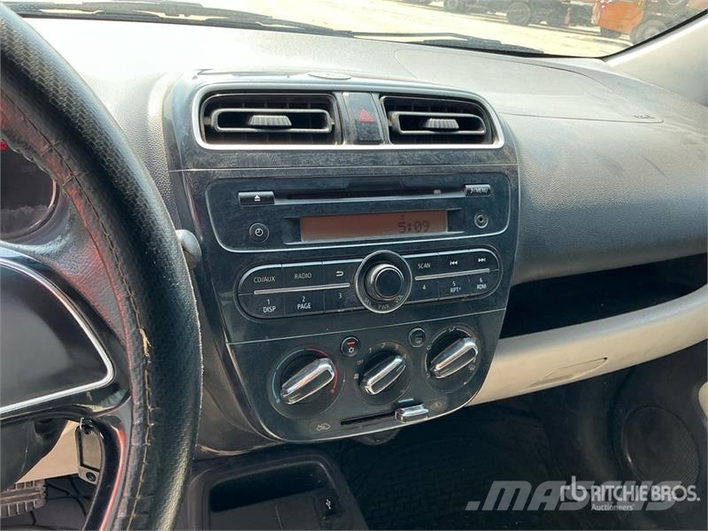 Mitsubishi Attrage Automobile Voiture