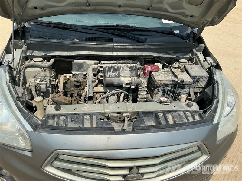 Mitsubishi Attrage Automobile Voiture