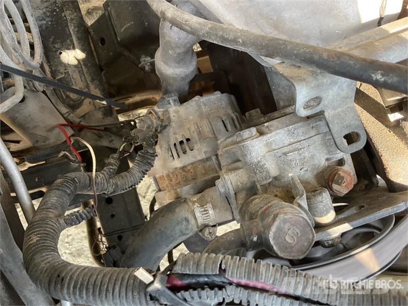 Mitsubishi L200 4x2 Crew Cab Pickup Autre fourgon / utilitaire