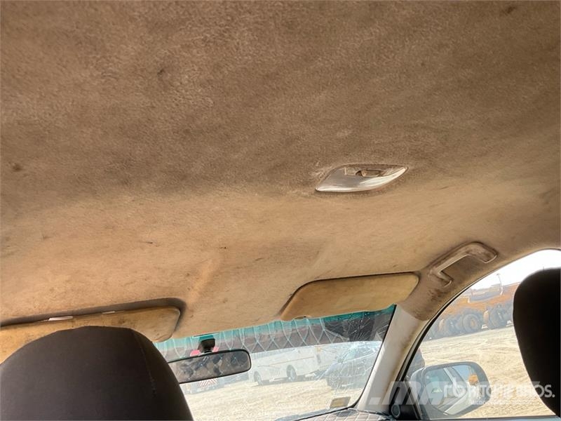 Mitsubishi L200 4x2 Crew Cab Pickup Autre fourgon / utilitaire