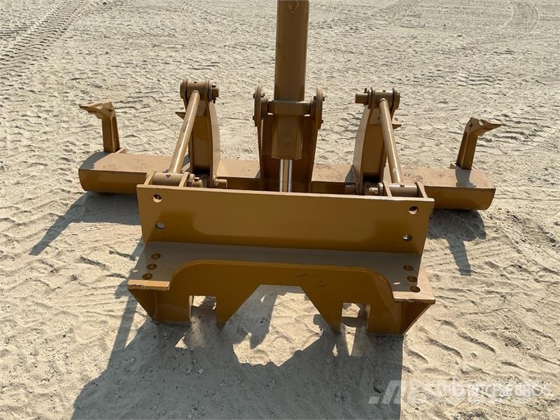  Motor Grader Ripper - Fits Cat 140H (Unused) معدات البناء - غير ذلك