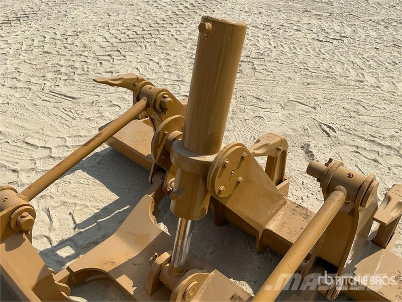  Motor Grader Ripper - Fits Cat 140H (Unused) معدات البناء - غير ذلك