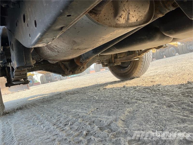 Nissan Navara Прочие фургоны