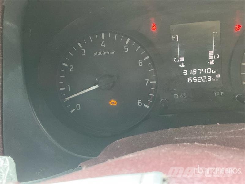 Nissan Navara Прочие фургоны