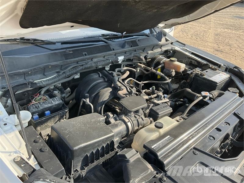 Nissan Navara Прочие фургоны
