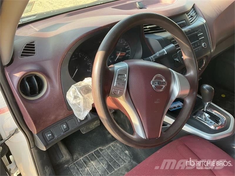Nissan Navara Прочие фургоны
