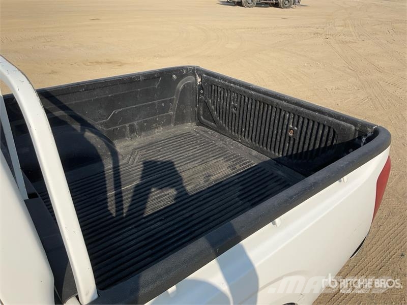 Nissan Navara Прочие фургоны