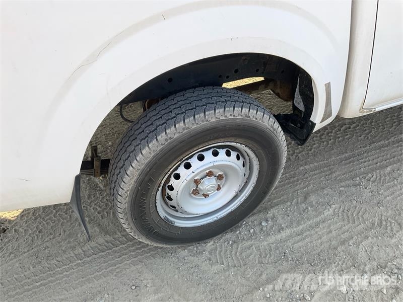Nissan Navara Прочие фургоны