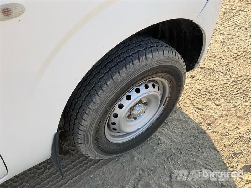 Nissan Navara Прочие фургоны