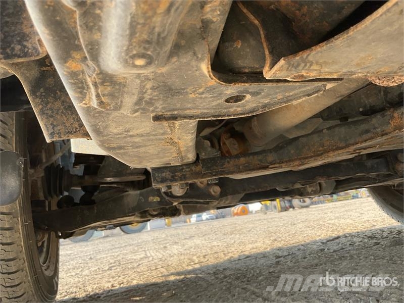 Nissan Navara Прочие фургоны