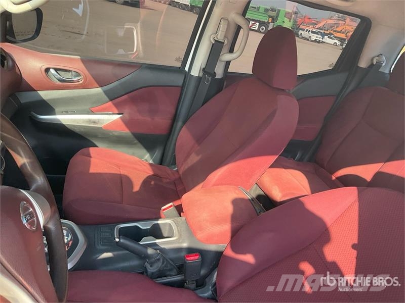 Nissan Navara Прочие фургоны