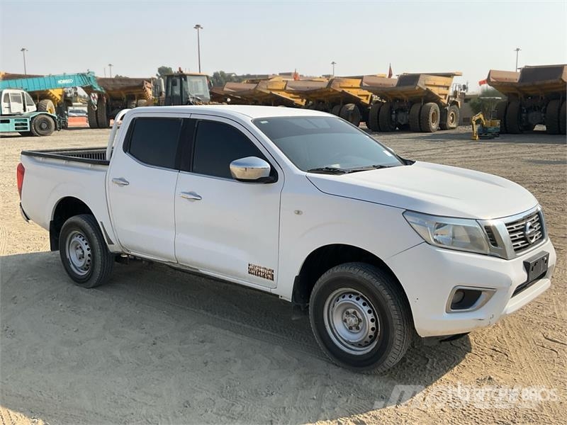 Nissan Navara Прочие фургоны