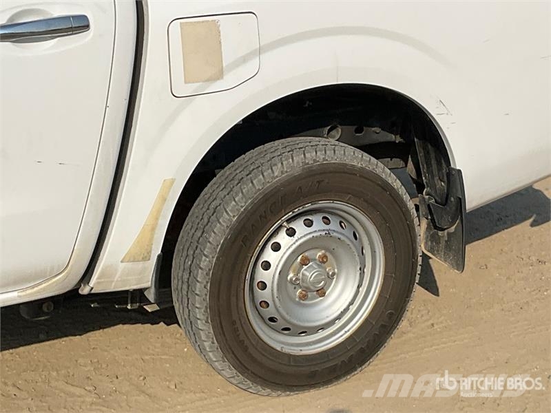 Nissan Navara Прочие фургоны