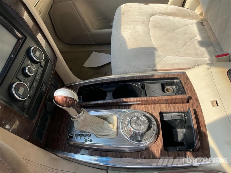 Nissan Patrol 4x4 SUV سيارات