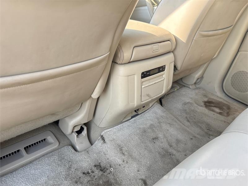Nissan Patrol Platinum 4x4 SUV 자동차