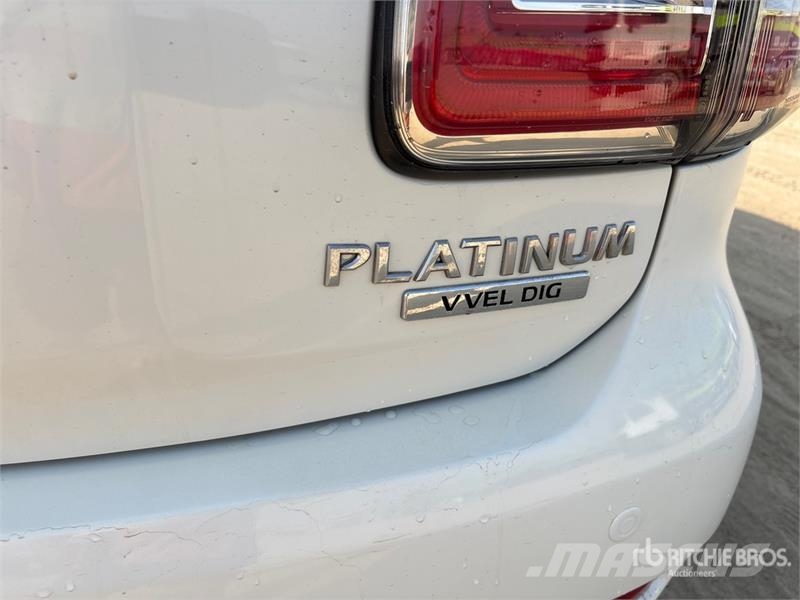 Nissan Patrol Platinum 4x4 SUV 자동차