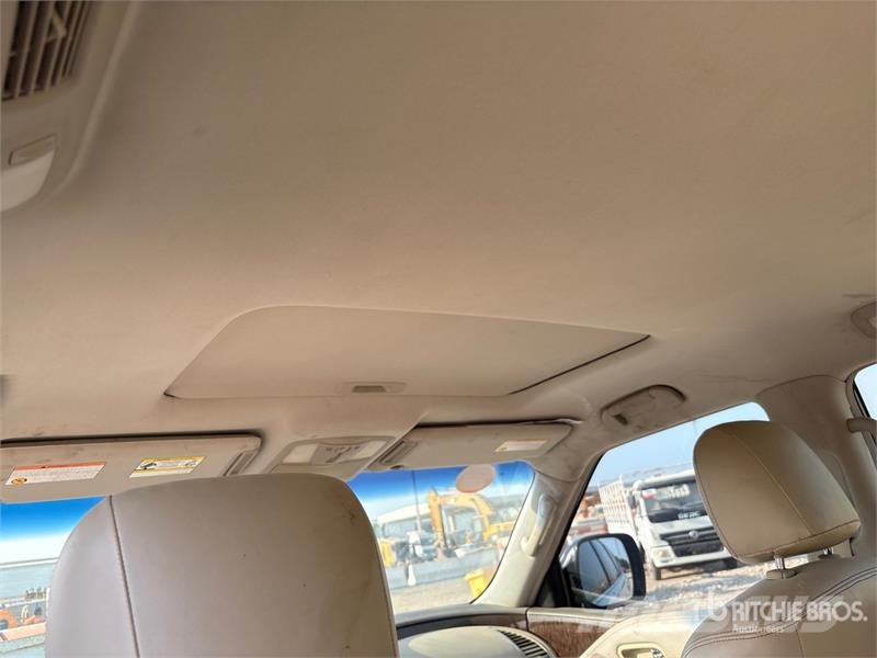 Nissan Patrol Platinum 4x4 SUV 자동차