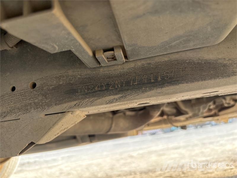 Nissan Patrol Platinum 4x4 SUV 자동차
