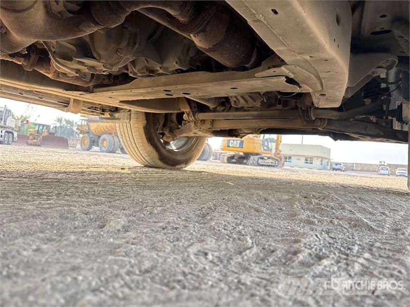 Nissan Patrol Platinum 4x4 SUV 자동차