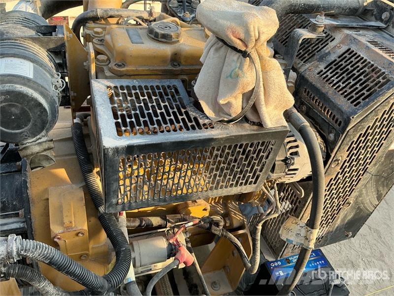 Olympian GEP33-3 33 kVA Skid-Mounted Generator Set Generatori diesel