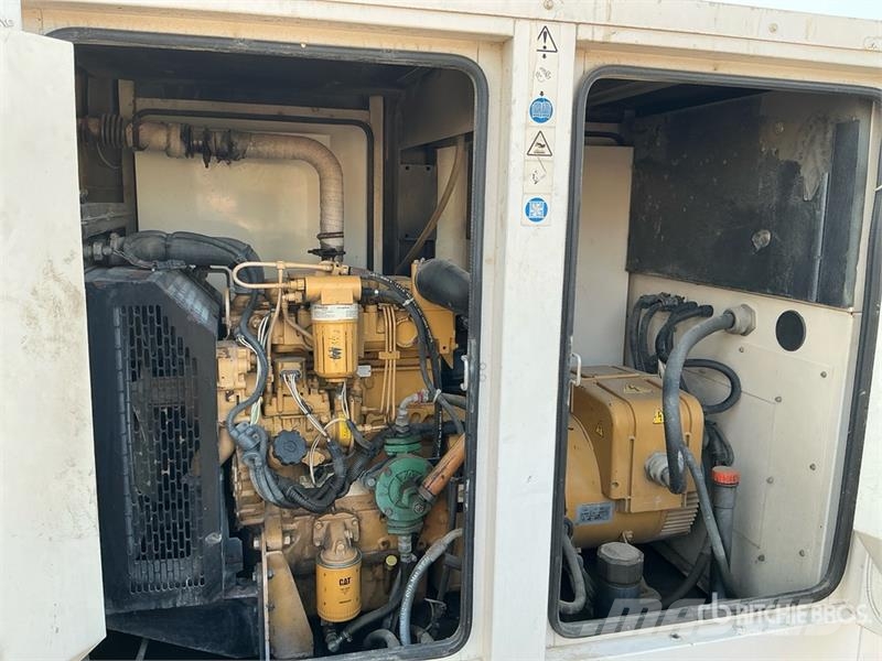 Olympian XQE30-4 30 kVA Skid-Mounted Generator Set Generatori diesel